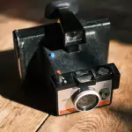 Globetrotting Polaroid camera magically fills Grandma’s photo frame_65033d7eed726.jpeg